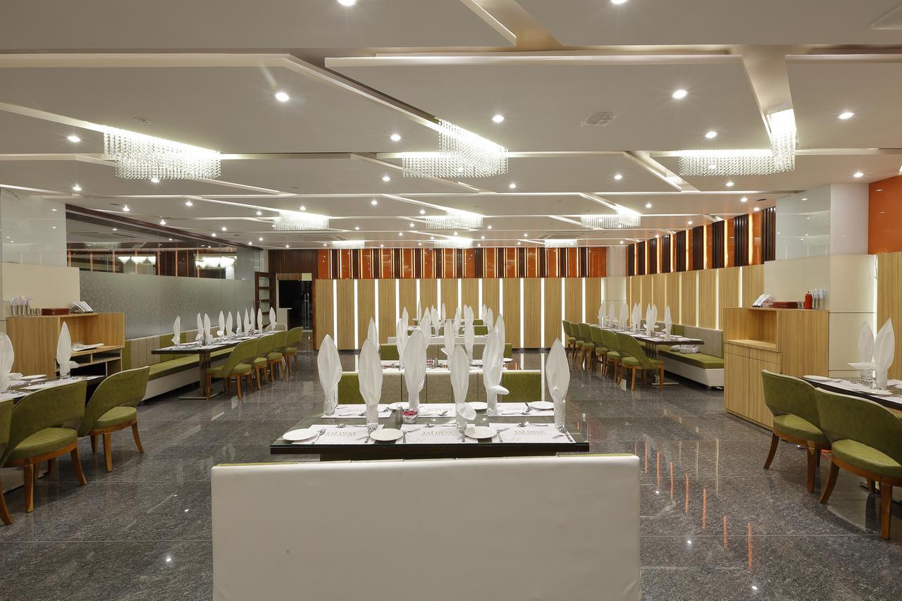 Hotel Luxura Godhra Rom bilde